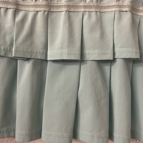 Lululemon woman’s size 6 pleated back athletic skirt. - Picture 4 of 9